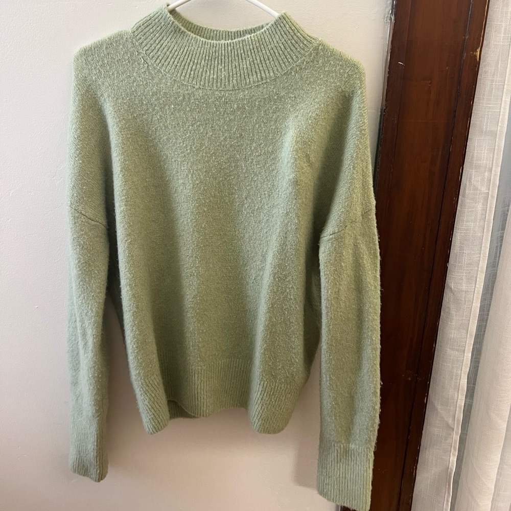 Magaschoni light green sweater